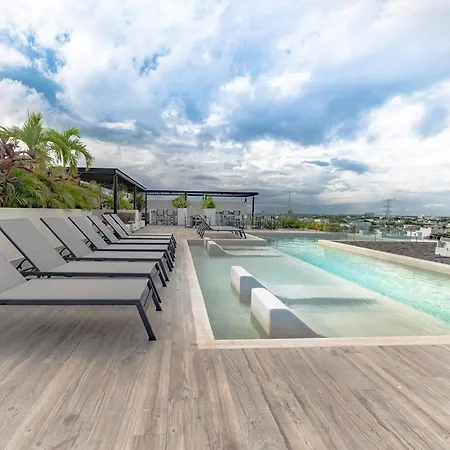 Condo Verde Oasis - Central 2 Bedroom With Pool, Gym, Private Terrace - At Veranto Condos
